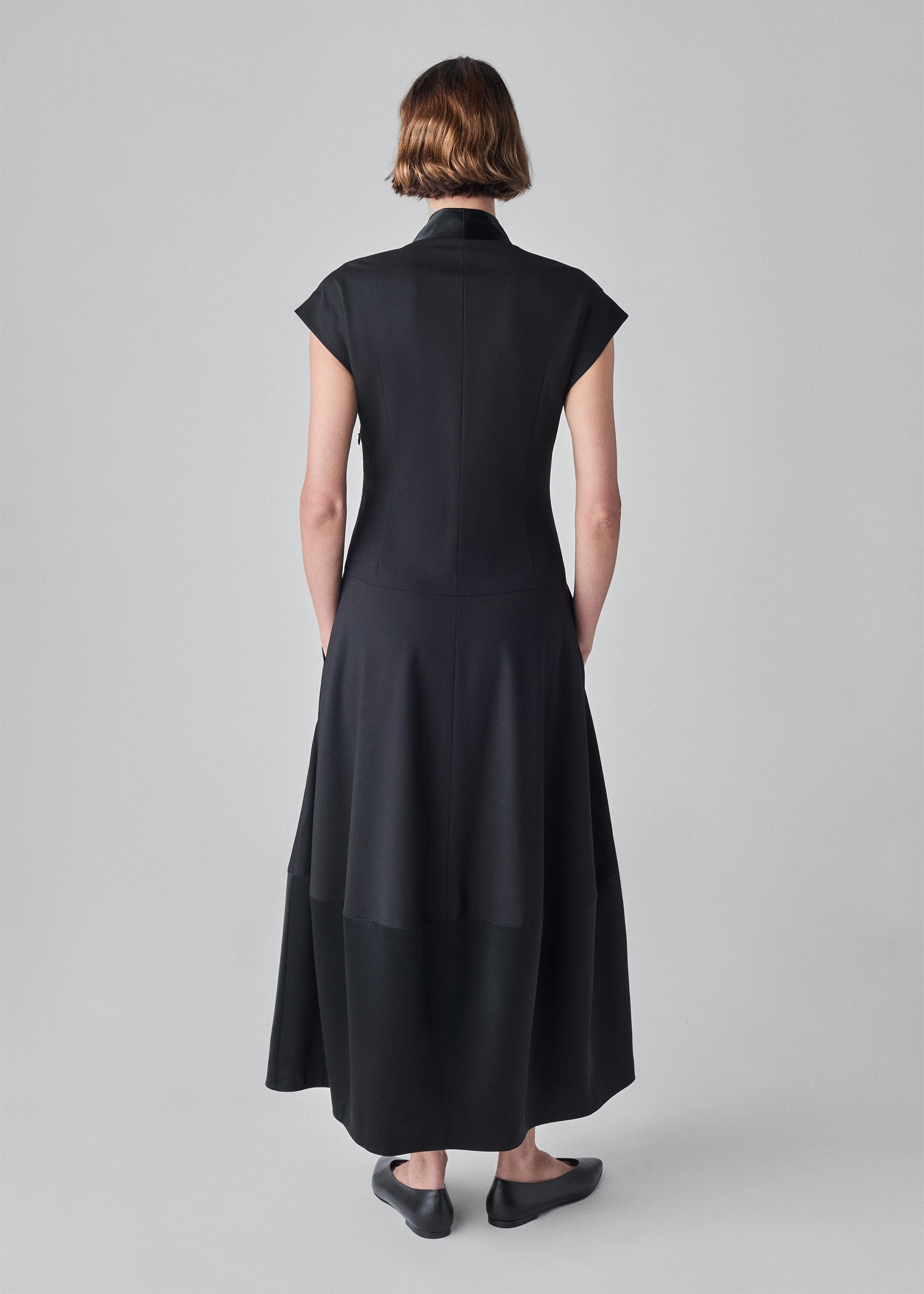V-Neck Bubble Dress - Black